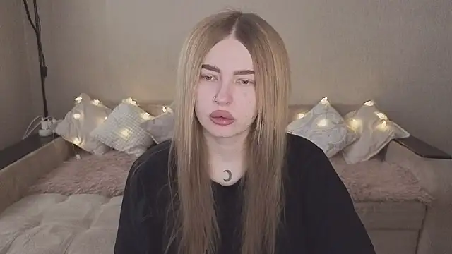 Snapshot of ViolettaLopez chatting on November 2025 10:54:02 AM ViolettaLopez online show from November 2025 10:54:02 AM