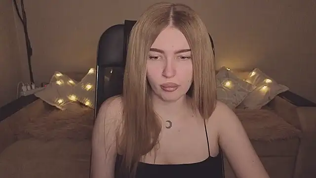 Snapshot of ViolettaLopez chatting on December 2025 01:20:02 PM ViolettaLopez online show from December 2025 01:20:02 PM