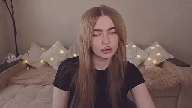 ViolettaLopez online show from April 2026 01:07:01 PM