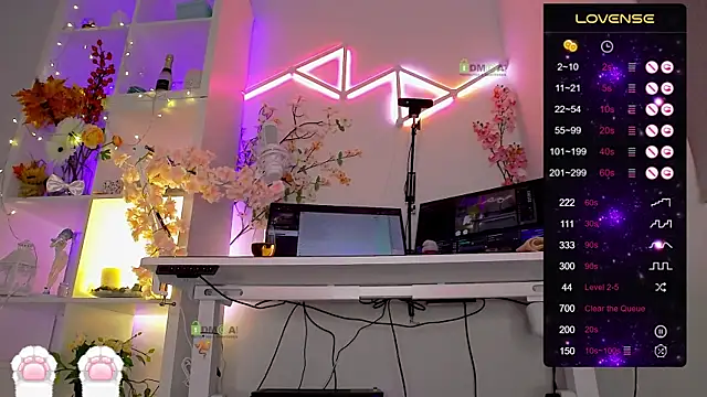 Snapshot of Elena-Marilyn chatting on November 2025 08:51:01 PM Elena-Marilyn online show from November 2025 08:51:01 PM