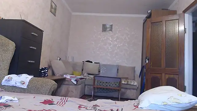 Snapshot of Amy_August chatting on November 2025 11:21:02 AM Amy August online show from November 2025 11:21:02 AM