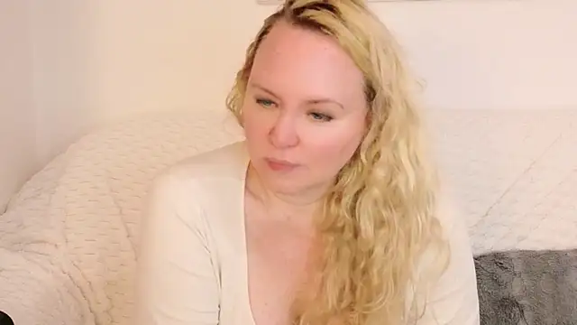 Sarah4you online show from November 2025 09:38:02 PM