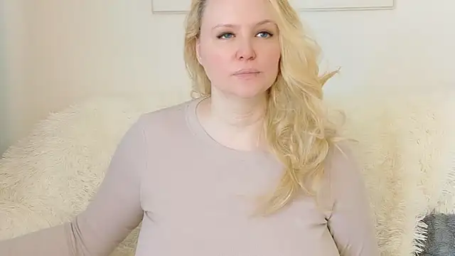 Snapshot of Sarah4you chatting on April 2026 02:37:01 PM Sarah4you online show from April 2026 02:37:01 PM