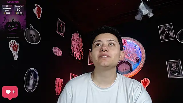 Snapshot of girl_intense444 chatting on October 2025 01:29:01 PM girl intense444 online show from October 2025 01:29:01 PM