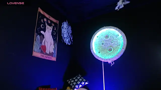 Snapshot of girl_intense444 chatting on December 2025 01:09:02 PM girl intense444 online show from December 2025 01:09:02 PM