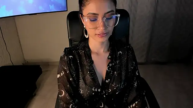 Snapshot of PaulinaBelushi chatting on July 2026 03:23:01 AM PaulinaBelushi online show from July 2026 03:23:01 AM
