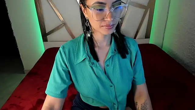 Snapshot of PaulinaBelushi chatting on July 2026 10:51:02 PM PaulinaBelushi online show from July 2026 10:51:02 PM