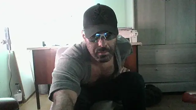 Snapshot of MILITARS chatting on June 2026 12:15:01 AM MILITARS online show from June 2026 12:15:01 AM