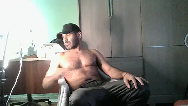 Snapshot of MILITARS chatting on July 2026 04:30:01 AM MILITARS online show from July 2026 04:30:01 AM