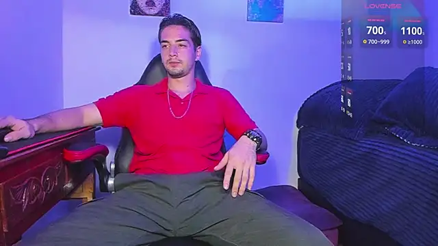 Snapshot of Alex_smith00 chatting on January 2025 02:45:02 AM Alex smith00 online show from January 2025 02:45:02 AM