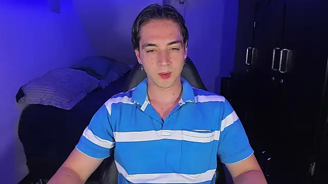 Snapshot of Alex_smith00 chatting on September 2025 11:38:02 PM Alex smith00 online show from September 2025 11:38:02 PM