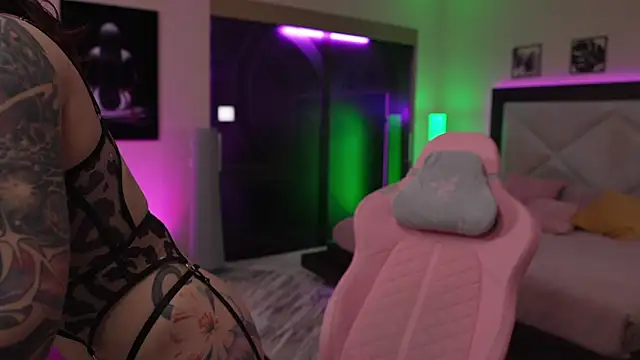 GirlGogo online show from December 2025 09:20:01 PM