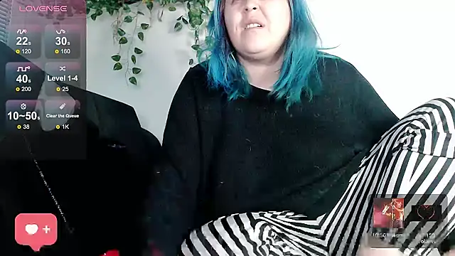 Snapshot of Psychobitch7 chatting on December 2025 12:32:01 PM Psychobitch7 online show from December 2025 12:32:01 PM