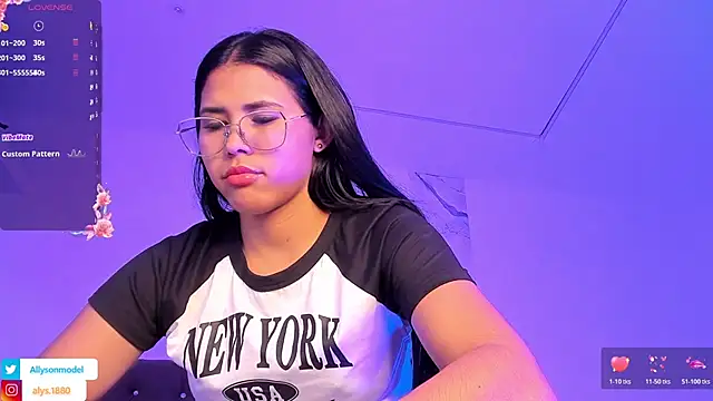 alysson 18 online show from November 2025 01:52:02 AM