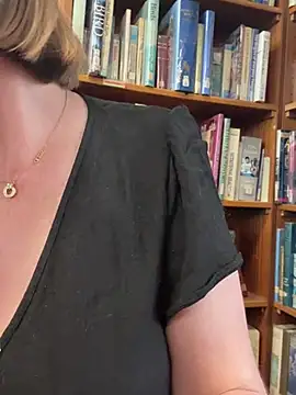 TopsyWilde online show from January 2025 11:31:02 AM