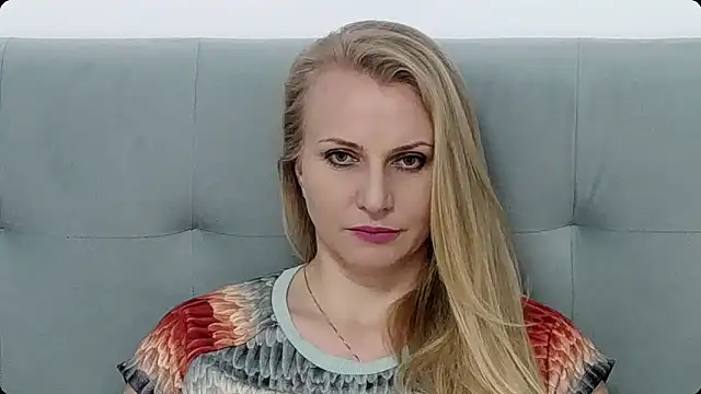 K  Adrienne online show from December 2024 09:35:02 AM