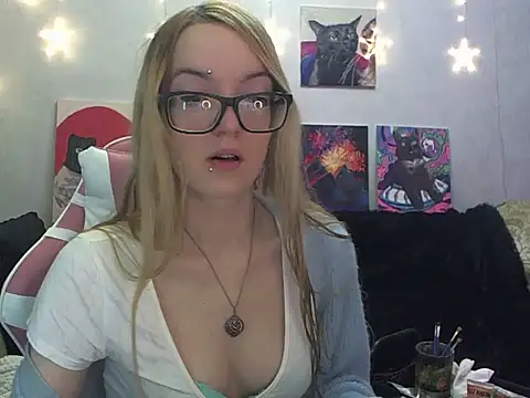 SecretSophia online show from November 2025 08:52:01 PM