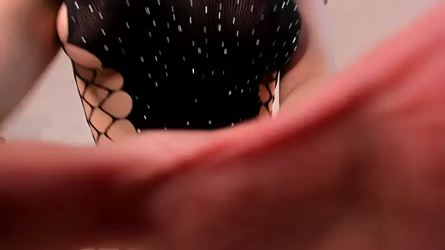 Snapshot of Kim_Blane chatting on December 2024 03:22:02 AM Kim Blane online show from December 2024 03:22:02 AM