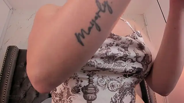 Snapshot of Kim_Blane chatting on October 2025 03:36:02 AM Kim Blane online show from October 2025 03:36:02 AM