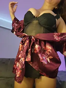 VickyHoult online show from October 2025 07:45:02 PM