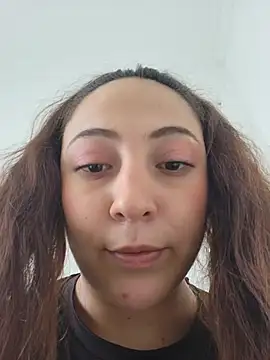 Snapshot of VickyHoult chatting on May 2026 02:01:02 PM VickyHoult online show from May 2026 02:01:02 PM