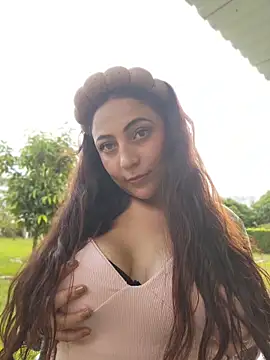 Snapshot of VickyHoult chatting on June 2026 09:37:01 PM VickyHoult online show from June 2026 09:37:01 PM