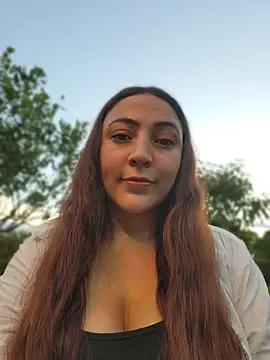Snapshot of VickyHoult chatting on June 2026 10:56:02 PM VickyHoult online show from June 2026 10:56:02 PM