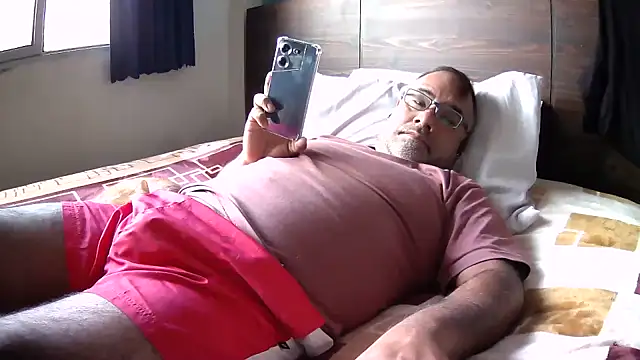 PhillDrake11 online show from April 2026 07:00:01 PM