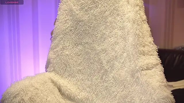 Danielle Thomas online show from December 2024 06:09:01 AM