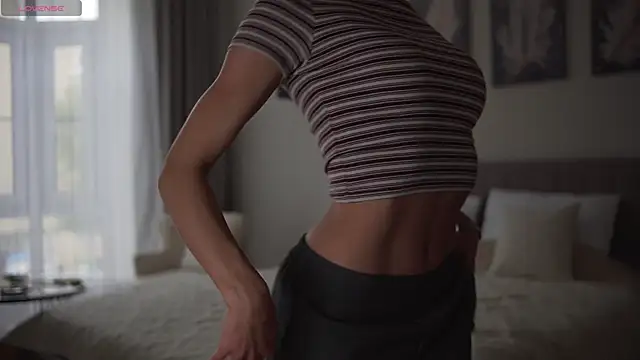 Danielle Thomas online show from September 2025 03:12:02 PM