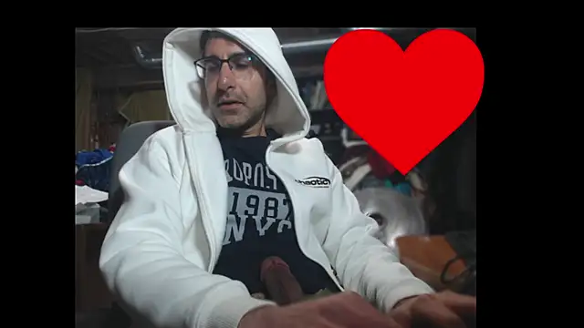 Snapshot of Gsmile1 chatting on April 2026 02:11:01 PM Gsmile1 online show from April 2026 02:11:01 PM