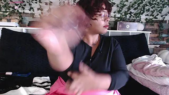 Snapshot of -khayaparker chatting on December 2024 04:46:02 PM -khayaparker online show from December 2024 04:46:02 PM