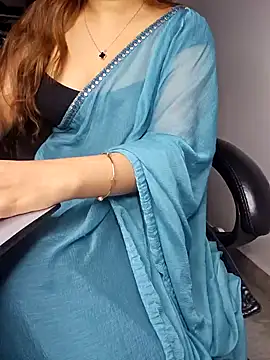 Snapshot of aliyaah_singh chatting on January 2025 10:48:01 PM aliyaah singh online show from January 2025 10:48:01 PM