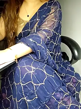 Snapshot of aliyaah_singh chatting on January 2025 07:39:01 PM aliyaah singh online show from January 2025 07:39:01 PM