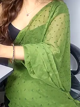 Snapshot of aliyaah_singh chatting on March 2025 08:40:02 PM aliyaah singh online show from March 2025 08:40:02 PM