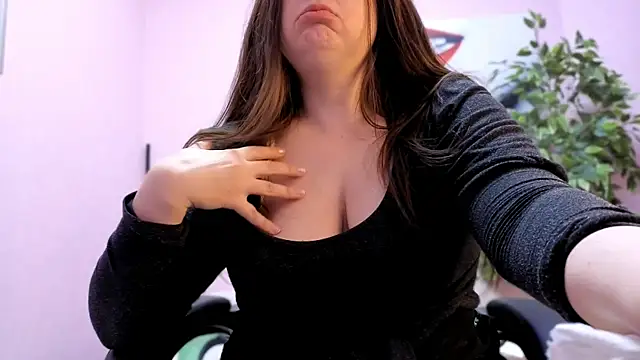 BattyMoll online show from April 2026 08:53:01 PM