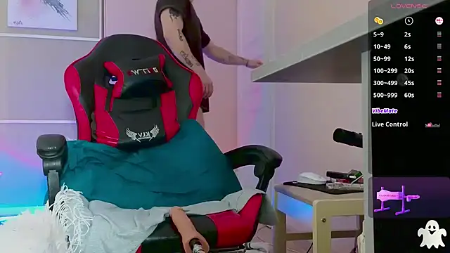 Snapshot of Ethan_and_mike chatting on November 2025 11:42:01 AM Ethan and mike online show from November 2025 11:42:01 AM