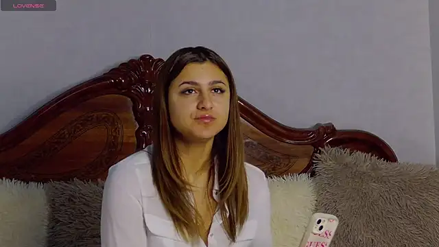 NicolePlay online show from December 2025 06:09:02 AM