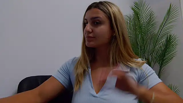 Snapshot of NicolePlay chatting on July 2026 08:37:01 PM NicolePlay online show from July 2026 08:37:01 PM