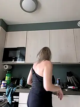 NaomiAndFriends online show from November 2025 12:53:02 PM