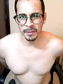 Snapshot of towers_j chatting on February 2025 07:41:02 PM towers j online show from February 2025 07:41:02 PM