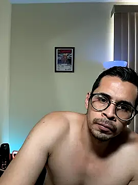 Snapshot of towers_j chatting on November 2025 05:35:02 PM towers j online show from November 2025 05:35:02 PM