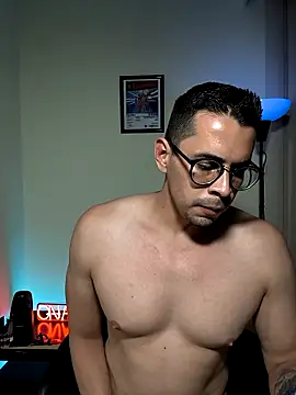 Snapshot of towers_j chatting on November 2025 01:14:02 AM towers j online show from November 2025 01:14:02 AM