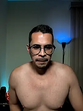 Snapshot of towers_j chatting on November 2025 12:05:01 AM towers j online show from November 2025 12:05:01 AM