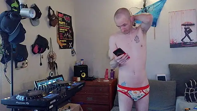 Snapshot of pyrowuff chatting on July 2026 12:40:01 AM pyrowuff online show from July 2026 12:40:01 AM