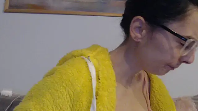 Snapshot of cleophee chatting on March 2026 06:25:02 AM cleophee online show from March 2026 06:25:02 AM