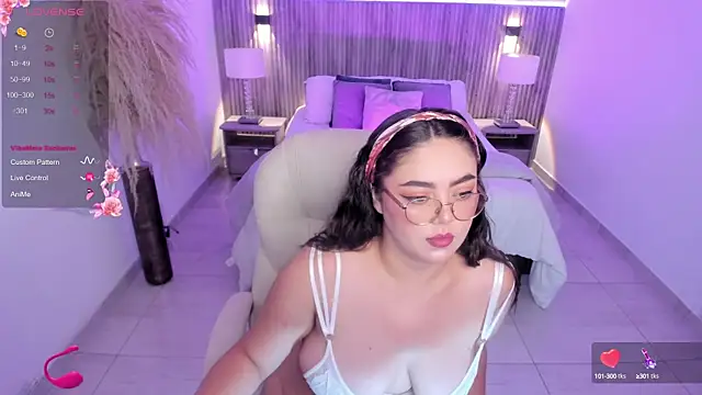 emmy walker online show from September 2025 11:04:02 AM