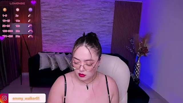 emmy walker online show from December 2025 11:03:02 AM