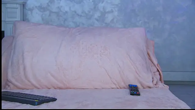 Michelle90u online show from November 2025 02:24:02 PM