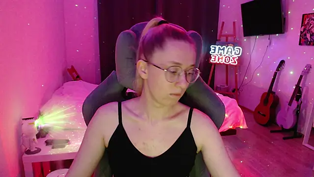 Snapshot of AnabelFrel chatting on December 2024 12:45:02 AM AnabelFrel online show from December 2024 12:45:02 AM